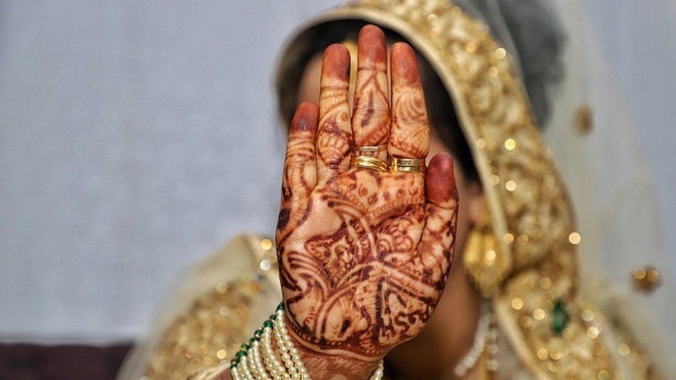 Polygamy: Muslim women in India fight 'abhorrent' practice