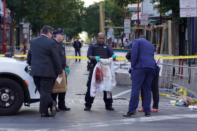 3 dead, 11 wounded in downtown Philadelphia shooting