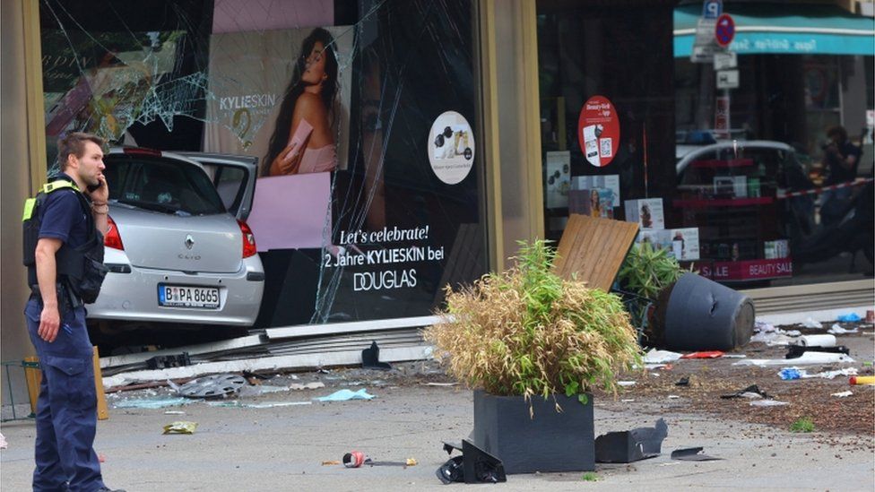 Berlin: One dead and others hurt as car drives into pedestrians