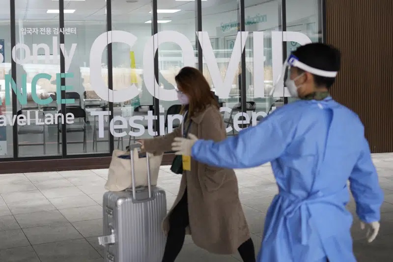 China suspends visas for South Koreans in virus retaliation