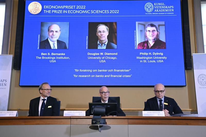 Former Fed chair Bernanke shares Nobel for research on banks