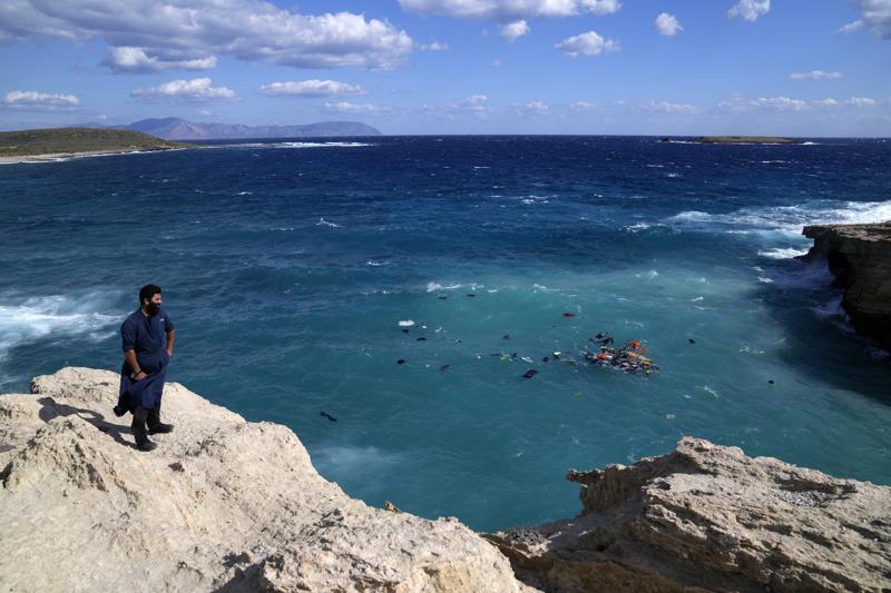 Greece: 21 dead, dozens missing, after 2 migrant ships sink