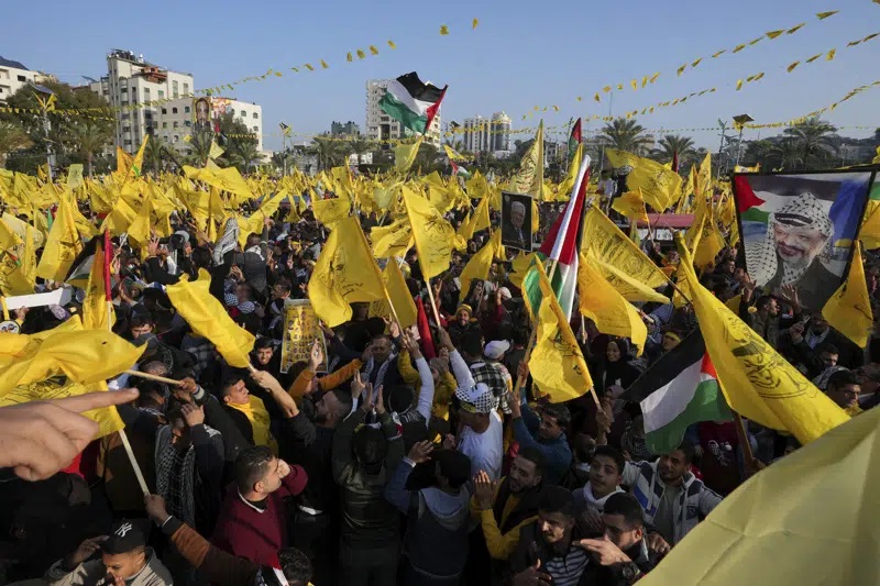 Huge crowds of Palestinians mark Fatah anniversary in Gaza