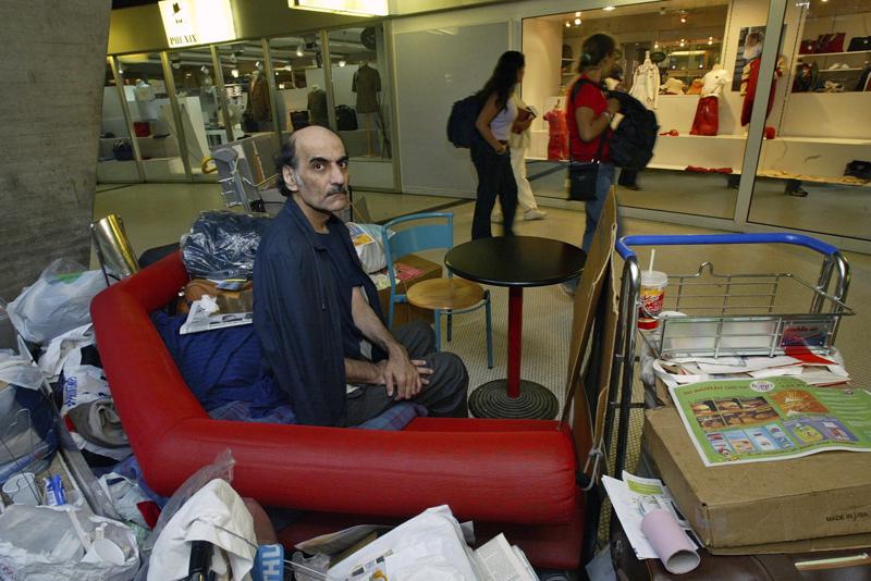 Iranian who inspired ‘The Terminal’ dies at Paris airport