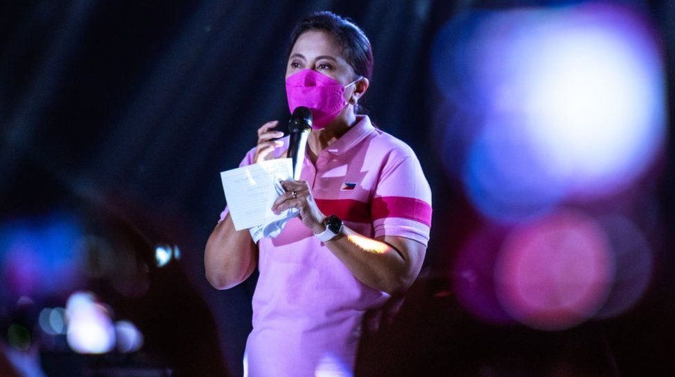 Leni Robredo: The woman leading the Philippines' 'pink revolution'