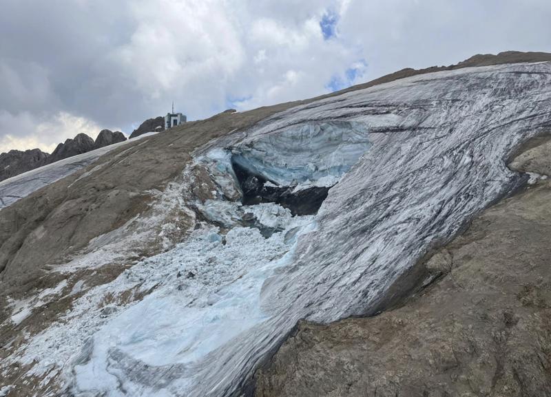 Marmolada glacier collapse in Italy kills six