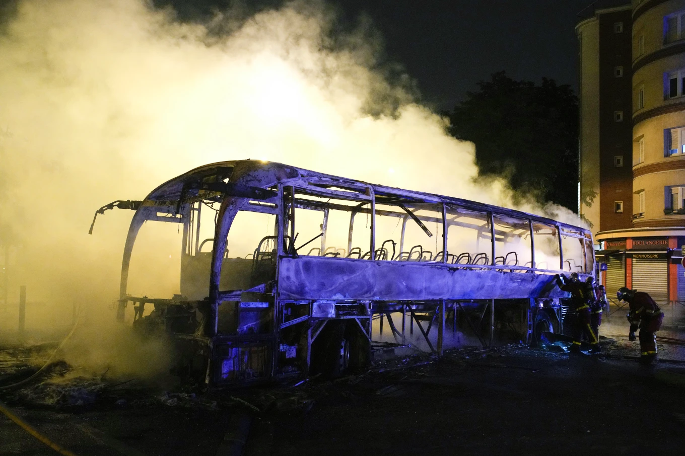 More than 900 people are arrested overnight as young rioters clash with police around France