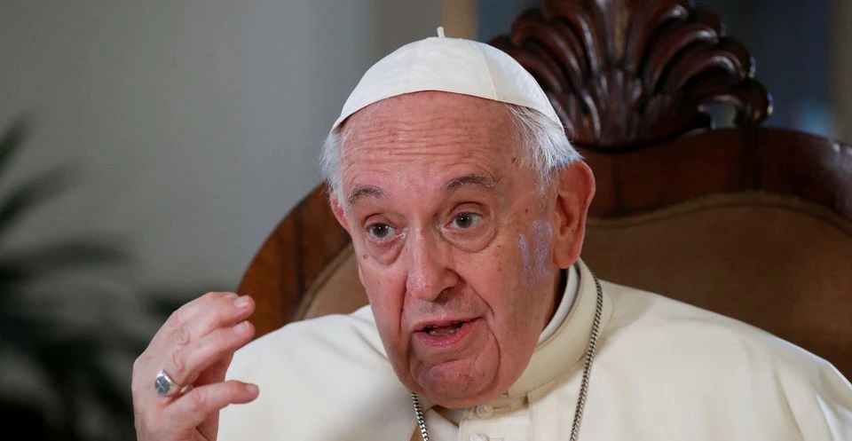 Pope Francis denies he is planning to resign soon