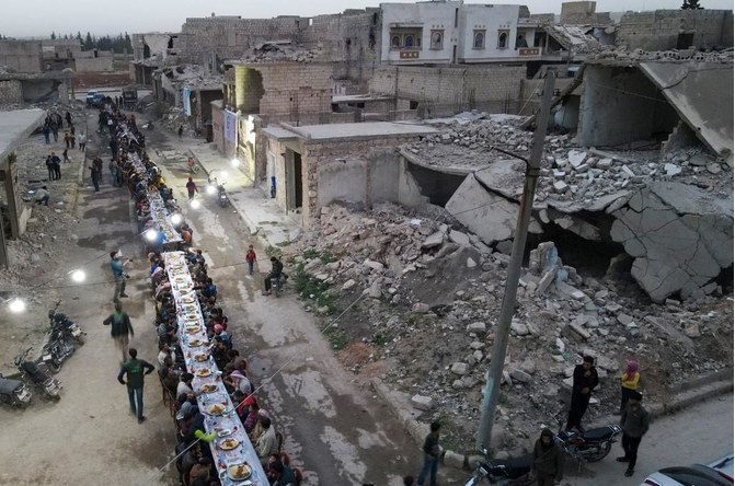 Suspected IS gunmen kill 7 Syrians at Ramadan iftar meal