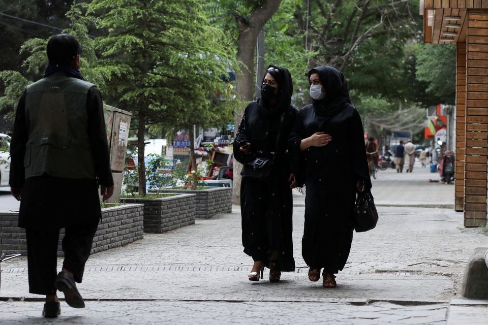 U.N. rights envoy says Taliban must reverse restrictions on Afghan women