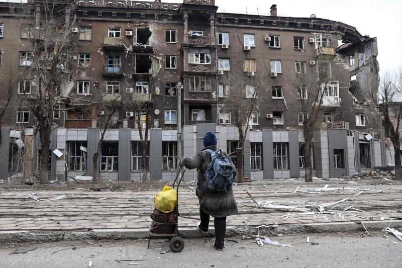 Ukrainians defy deadline to surrender in Mariupol or die